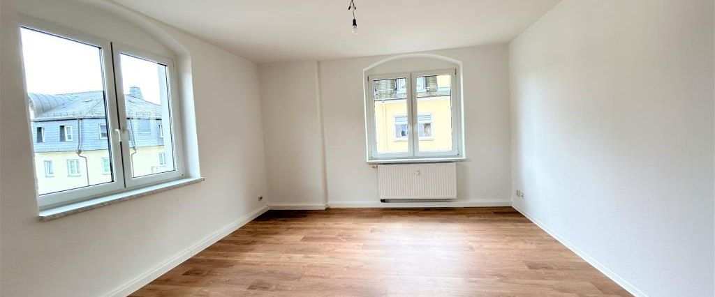 2 Monate Kaltmietfrei! Alles was man braucht – Platz, Einbauküche, toller Blick…. - Foto 1