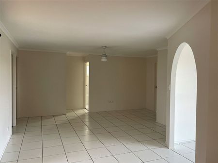 Lovely Family Home - Photo 4