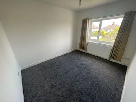 4 bedroom semi-detached house to rent - Photo 3