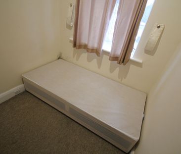 Dorchester Avenue, Harrow - Photo 2