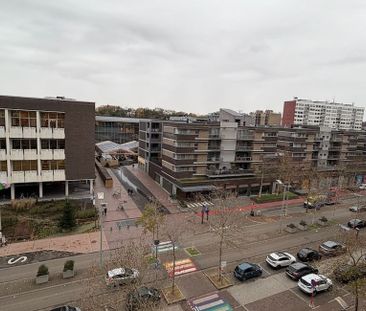 Appartement te huur in Genk voor € 650 met 1 slaapkamer - Photo 4