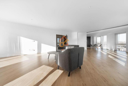 3 bedroom flat to rent - Photo 4