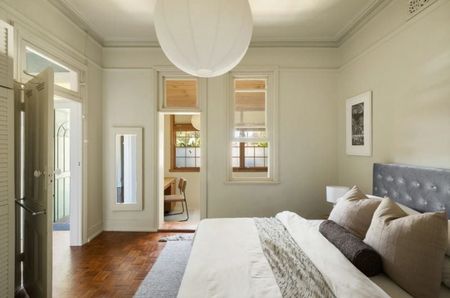 STUNNING HOME IN IDEAL LOCATION - Photo 3