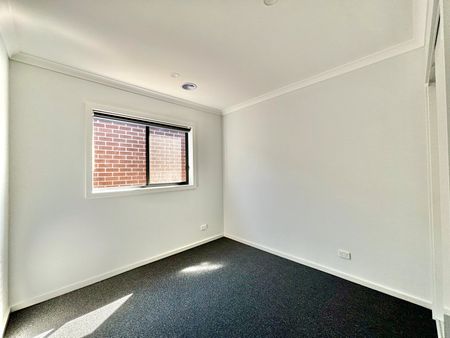 Stylish Family Home! - Photo 2