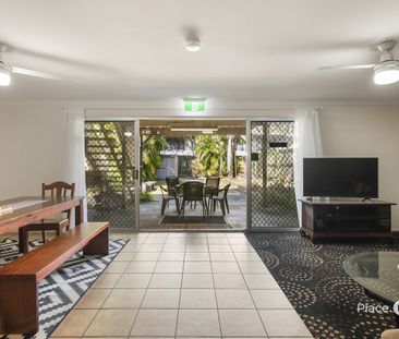 Student-Friendly Rooming Accommodation – Bills Included - Photo 4