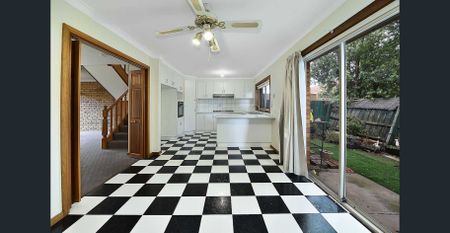 Easy-Care Living in a Prime Keilor East Location - Photo 3