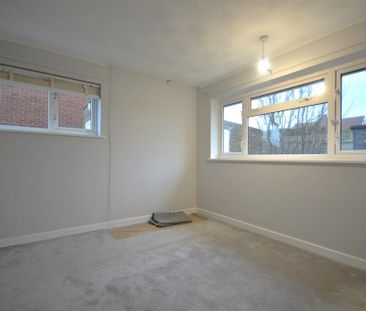 2 bedroom detached bungalow to rent - Photo 3