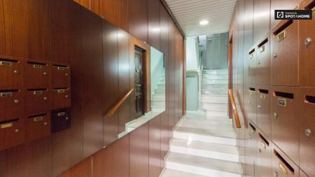 2-bedroom apartment for rent in La Dreta de l'Eixample - Photo 2