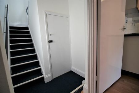 13 Evington Road, Leicester, Leicestershire, LE2 1QG - Photo 2