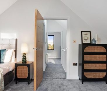 4 bedroom semi-detached house to rent - Photo 4