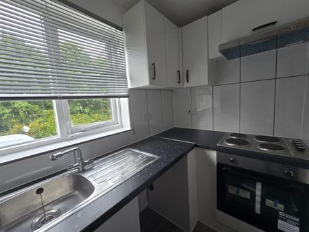Whitehead Close, London N18 - Photo 5