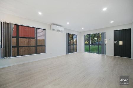 Ready to move in large family home in Hillpark. - Photo 5