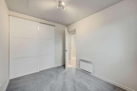 Gables Close, London, SE12 - Photo 3