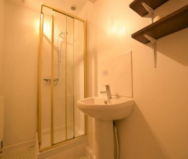 2 Bedroom Apartment To Let - Photo 2