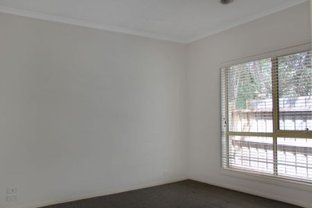 TWO BEDROOM UNIT IN PRIME LOCATION - Photo 4