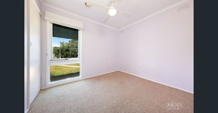 Central Convenience Meets Comfortable Living - Photo 3