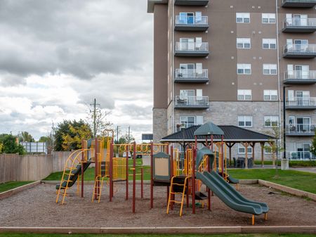 Harris Place Apartments - Photo 3