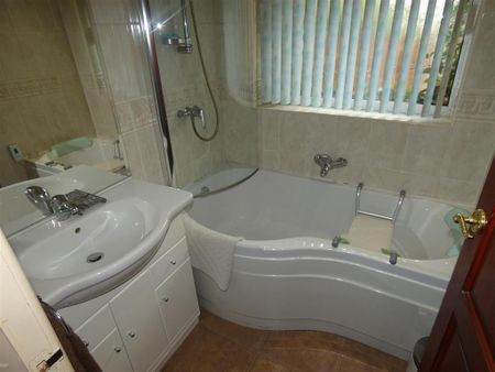 3 bedroom detached house to rent - Photo 4