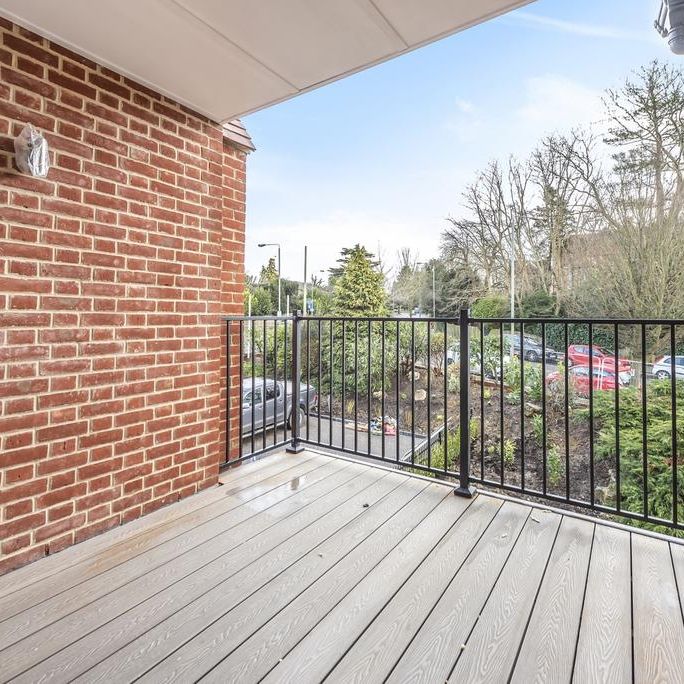 3 bedroom flat to rent - Photo 1