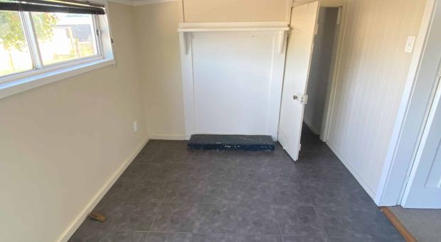 Close to town - Photo 1