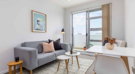 One bedroom apartment with carpark - Photo 2