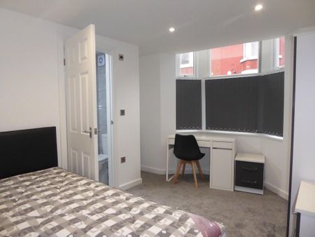 5 bedroom end of terrace house to rent - Photo 5