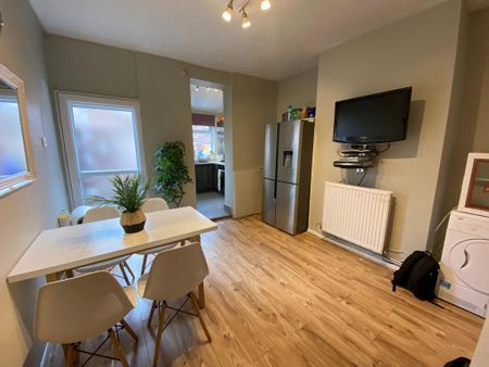 4 bedroom house share to rent - Photo 3