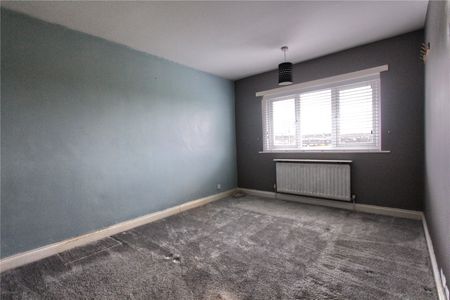 3 bed end of terrace house to rent in Sandwell Avenue, Middlesbrough, TS3 - Photo 3