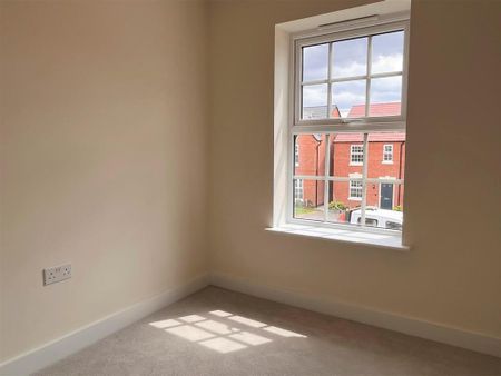 3 bedroom semi-detached house to rent - Photo 5