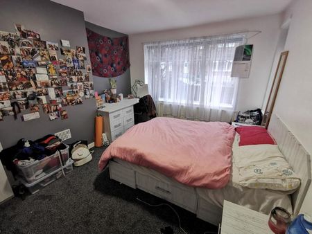 3 bedroom terraced house to rent - Photo 3