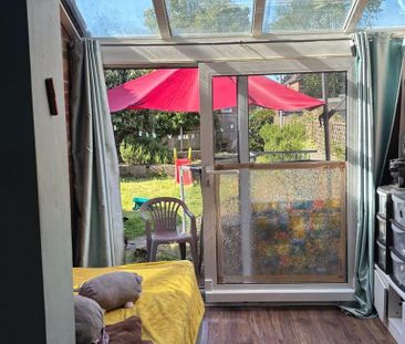 3 bedroom detached house to rent - Photo 2