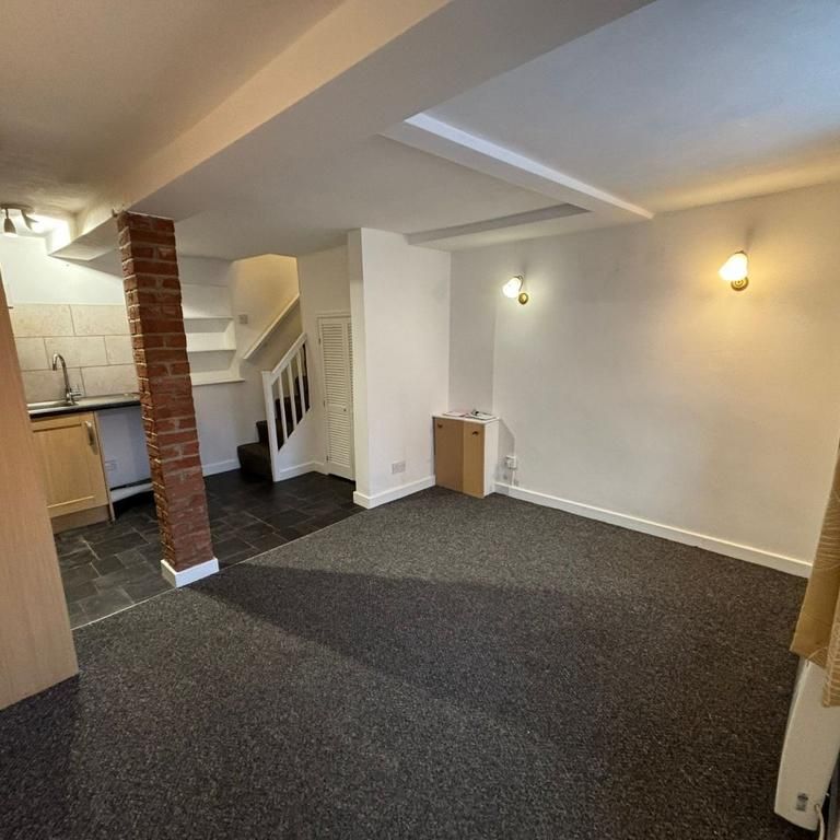 1 bedroom semi-detached house to rent - Photo 1