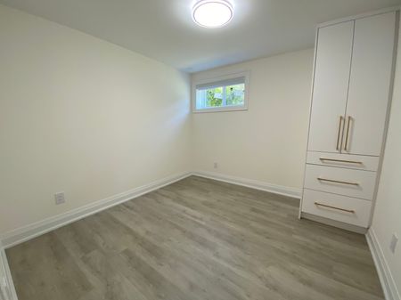 For Lease - 3366 Strabane Drive Unit# Basement room, Mississauga, Ontario - Photo 5