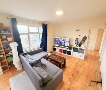 3 bedroom flat to rent - Photo 1