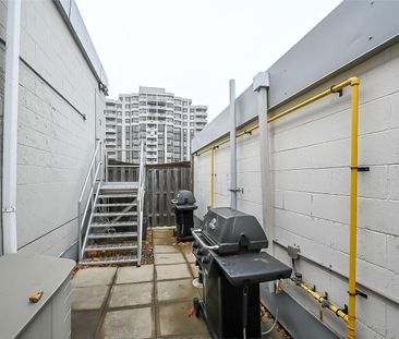 For Lease - 66 Bay Street Unit# 307, Hamilton, Ontario - Photo 6