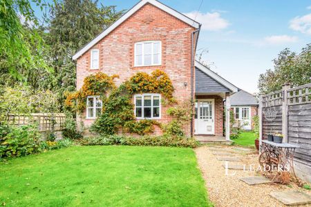 4 bedroom detached house to rent - Photo 3