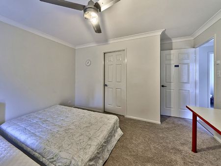 313 Verney Road East, Graceville QLD 4075 - House For Rent | Domain - Photo 3