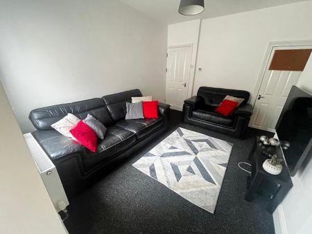 4 bedroom house to rent - Photo 2