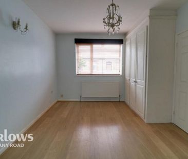 2 bedroom coach house to rent - Photo 2