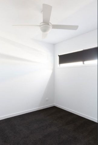 Modern 4 Bedroom Home - Ducted Air Conditioning - Photo 2