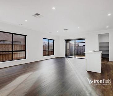 4 Bed, 2 Bath - Photo 2