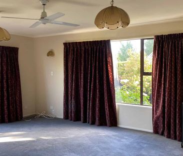 Spacious 4 bedroom Family Home - Photo 5