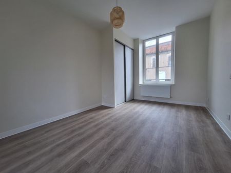 Location Appartement 4 pièces 97m² - Photo 3