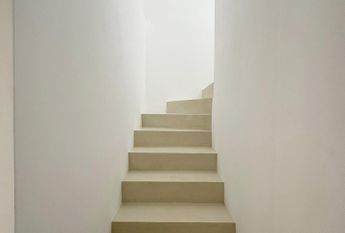 LARGE DETACHED VILLA WITH PRIVATE POOL AND GARDEN