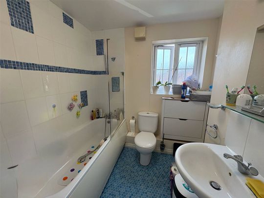 Woodland Walk, Aldershot, Hampshire, GU12 - Photo 1