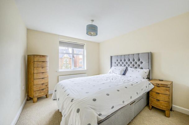 Room in a Shared House, Cardinal Close, B17 - Photo 1