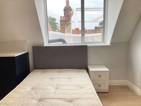 Room in a Shared Flat, Ealing Common, W3 - Photo 5