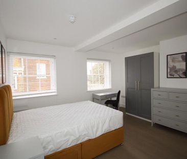 1 bedroom in a house share to rent - Photo 2