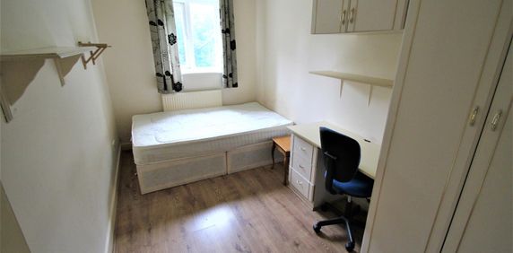 3 bedroom apartment to rent - Photo 2