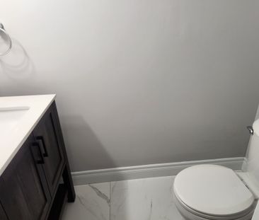 For Lease - 7 Poplar Crescent, Aurora, Ontario - Photo 3